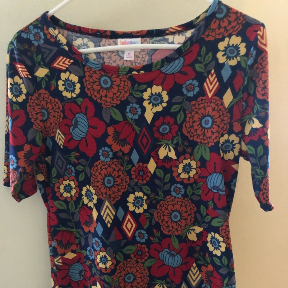 LuLaRoe Gigi top
